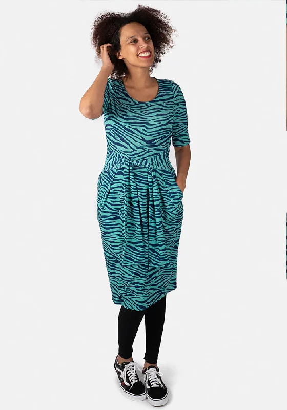 Instant Discount Elija Green & Navy Animal Print Dress