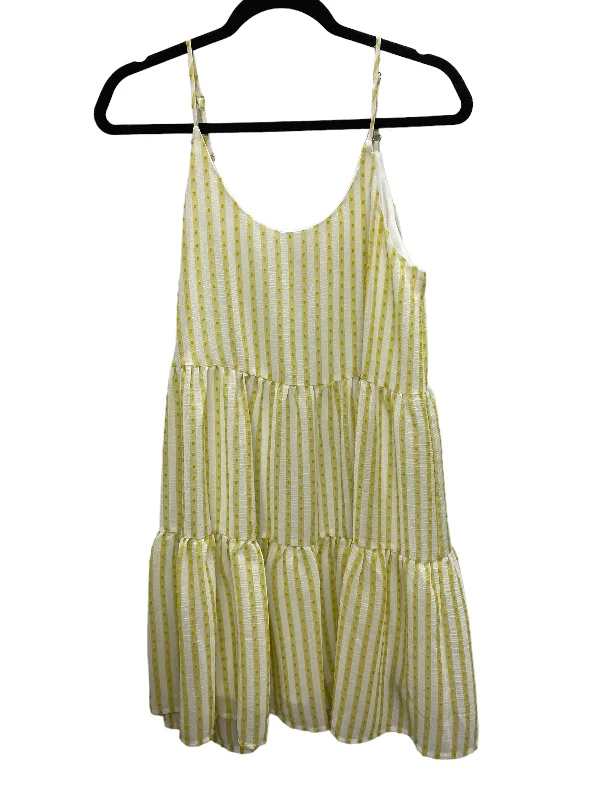Price Reduction Dress Casual Short By Blu Pepper  Size: S